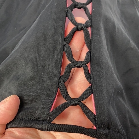 PINK Victoria’s Secret bikini top size medium (A-C) - Picture 2 of 5